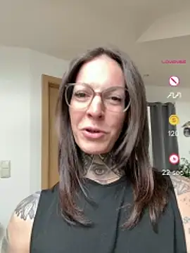 BrownieyQueen online show from 05-20-26, 07:49