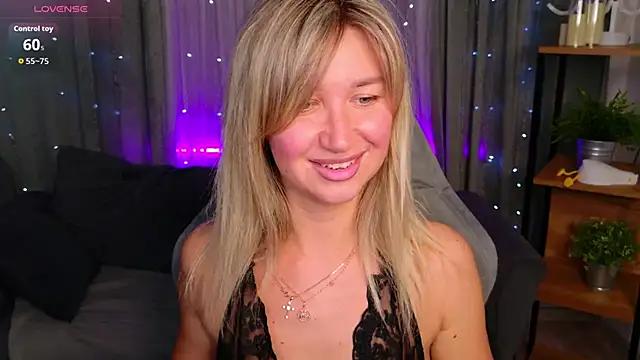 Snapshot of MilaBott chatting on 06-10-26, 07:37 MilaBott online show from 06-10-26, 07:37