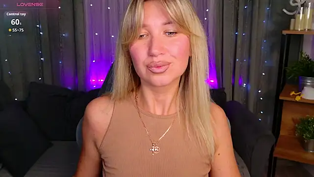 Snapshot of MilaBott chatting on 06-11-26, 07:44 MilaBott online show from 06-11-26, 07:44