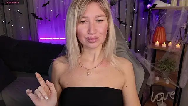 MilaBott online show from 10-21-25, 08:41