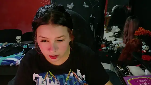 Snapshot of MaggaCass chatting on 02-27-25, 12:46 MaggaCass online show from 02-27-25, 12:46