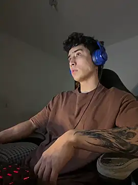 gojo satoru 18 online show from 12-17-25, 01:54