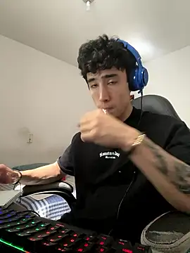 gojo satoru 18 online show from 01-07-26, 05:18