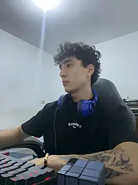 gojo satoru 18 online show from 01-14-26, 06:06