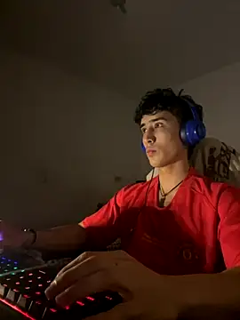 gojo satoru 18 online show from 11-04-25, 05:44