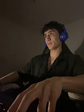 gojo satoru 18 online show from 11-18-25, 04:05