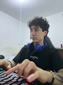 gojo satoru 18 online show from 04-13-26, 03:32