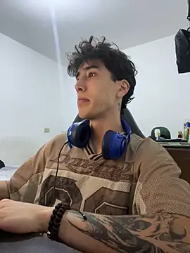 gojo satoru 18 online show from 04-03-26, 12:17