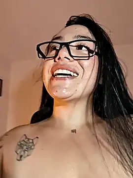 helena smith online show from 11-06-25, 05:55