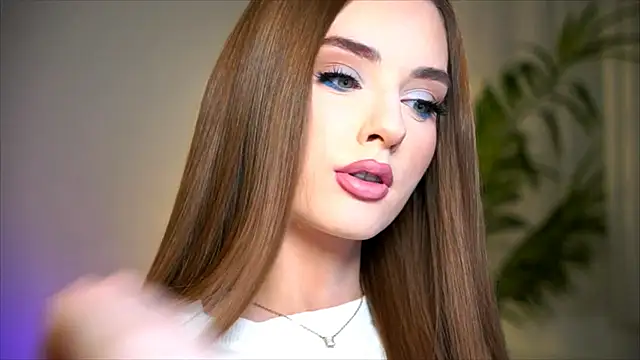 petitegonwiild online show from 03-12-26, 06:12