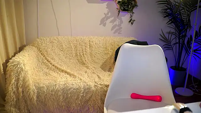 petitegonwiild online show from 03-02-25, 02:47