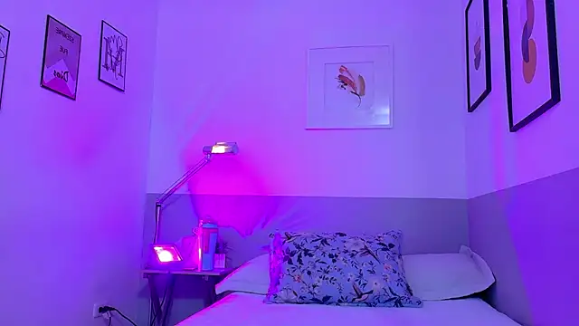 Beautifulskinny18 online show from 07-14-26, 06:58