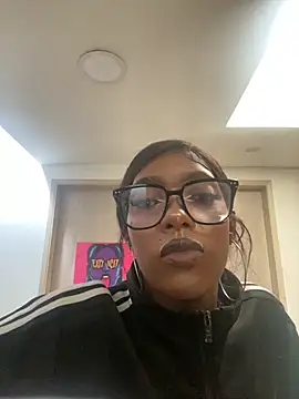 Snapshot of TIFFANYYSTAR chatting on 09-11-25, 02:06 TIFFANYYSTAR online show from 09-11-25, 02:06