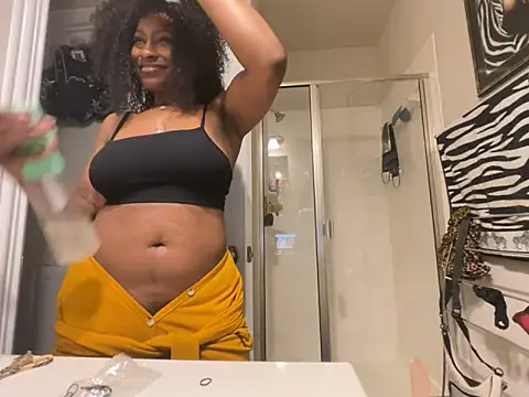 Snapshot of wynterheat chatting on 06-14-26, 01:57 wynterheat online show from 06-14-26, 01:57