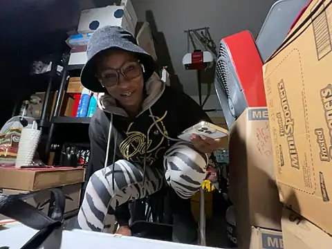 wynterheat online show from 10-30-25, 05:06