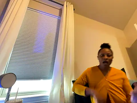 wynterheat online show from 11-17-25, 03:27