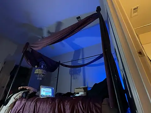 wynterheat online show from 03-18-25, 07:22