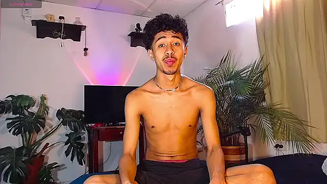 Snapshot of RyanRizzo chatting on 02-04-25, 05:23 RyanRizzo online show from 02-04-25, 05:23