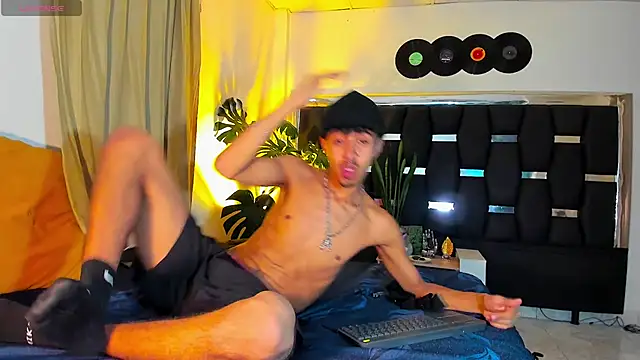 Snapshot of RyanRizzo chatting on 02-22-25, 09:37 RyanRizzo online show from 02-22-25, 09:37