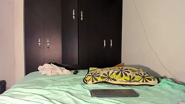 Snapshot of RyanRizzo chatting on 03-18-25, 04:39 RyanRizzo online show from 03-18-25, 04:39