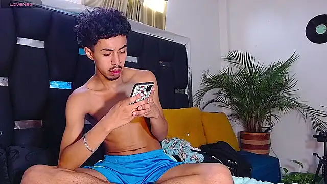 Snapshot of RyanRizzo chatting on 01-25-25, 07:07 RyanRizzo online show from 01-25-25, 07:07