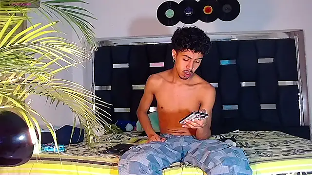 Snapshot of RyanRizzo chatting on 01-30-25, 01:55 RyanRizzo online show from 01-30-25, 01:55