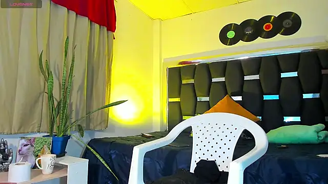 Snapshot of RyanRizzo chatting on 03-10-25, 04:35 RyanRizzo online show from 03-10-25, 04:35