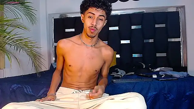 Snapshot of RyanRizzo chatting on 02-05-25, 11:17 RyanRizzo online show from 02-05-25, 11:17