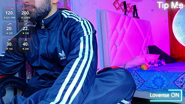 Snapshot of Rich_boy01 chatting on 01-31-26, 08:40 Rich boy01 online show from 01-31-26, 08:40