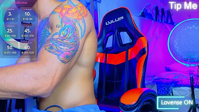 Snapshot of Rich_boy01 chatting on 03-12-26, 03:12 Rich boy01 online show from 03-12-26, 03:12