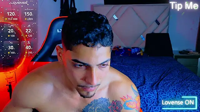 Snapshot of Rich_boy01 chatting on 09-12-25, 11:04 Rich boy01 online show from 09-12-25, 11:04
