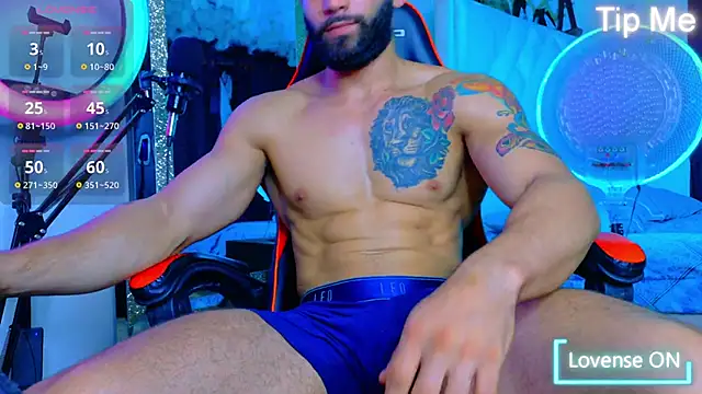 Snapshot of Rich_boy01 chatting on 04-11-26, 05:49 Rich boy01 online show from 04-11-26, 05:49