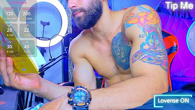 Snapshot of Rich_boy01 chatting on 03-10-26, 02:37 Rich boy01 online show from 03-10-26, 02:37