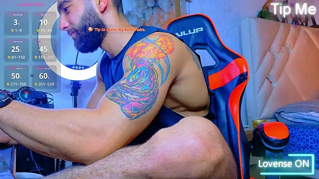 Snapshot of Rich_boy01 chatting on 04-03-26, 11:00 Rich boy01 online show from 04-03-26, 11:00