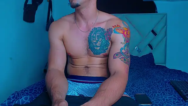 Snapshot of Rich_boy01 chatting on 03-01-25, 03:43 Rich boy01 online show from 03-01-25, 03:43