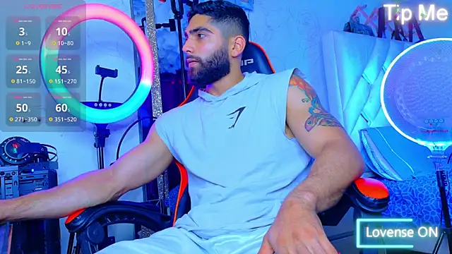 Snapshot of Rich_boy01 chatting on 04-03-26, 12:50 Rich boy01 online show from 04-03-26, 12:50