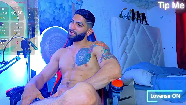 Snapshot of Rich_boy01 chatting on 03-21-26, 04:44 Rich boy01 online show from 03-21-26, 04:44