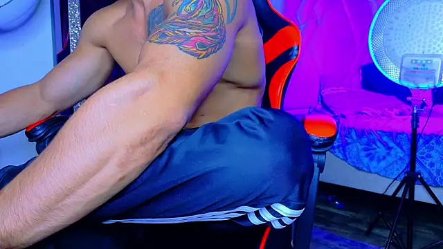 Snapshot of Rich_boy01 chatting on 02-22-26, 03:24 Rich boy01 online show from 02-22-26, 03:24