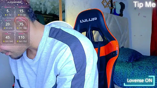 Rich boy01 online show from 10-28-25, 09:25