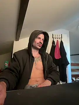 Snapshot of Greyoff chatting on 06-20-26, 04:50 Greyoff online show from 06-20-26, 04:50