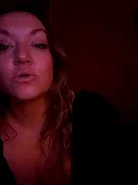 Snapshot of SummerV91 chatting on 09-09-25, 04:33 SummerV91 online show from 09-09-25, 04:33