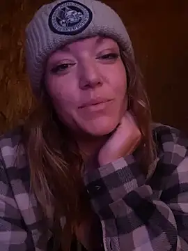 Snapshot of SummerV91 chatting on 09-10-25, 05:17 SummerV91 online show from 09-10-25, 05:17