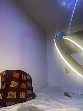 Snapshot of Leslydeleon23 chatting on 12-28-24, 02:33 Leslydeleon23 online show from 12-28-24, 02:33