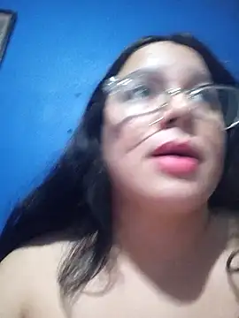 Snapshot of Leslydeleon23 chatting on 11-10-25, 04:17 Leslydeleon23 online show from 11-10-25, 04:17