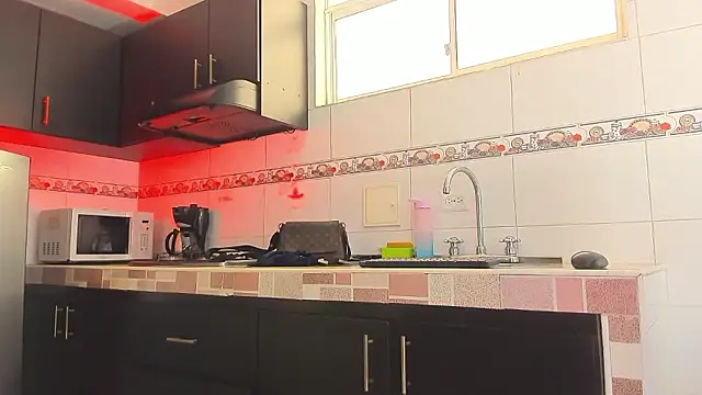 Emma-evans online show from 01-10-26, 01:17