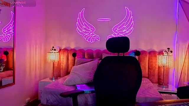  scarletmoore online show from 10-25-25, 01:23