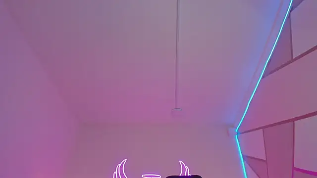  scarletmoore online show from 03-18-25, 10:28