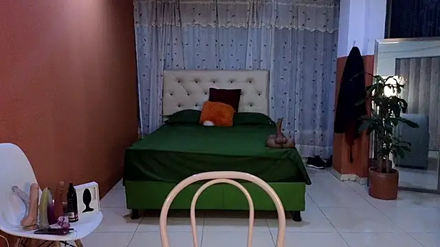 camil milfdream online show from 11-19-25, 10:37