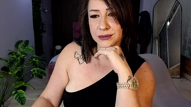 Snapshot of camil_milfdream chatting on 06-15-26, 11:21 camil milfdream online show from 06-15-26, 11:21