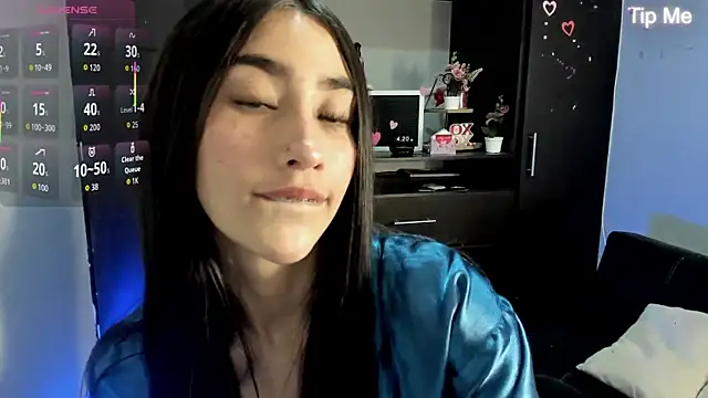 Emilytafur online show from 06-22-26, 11:35